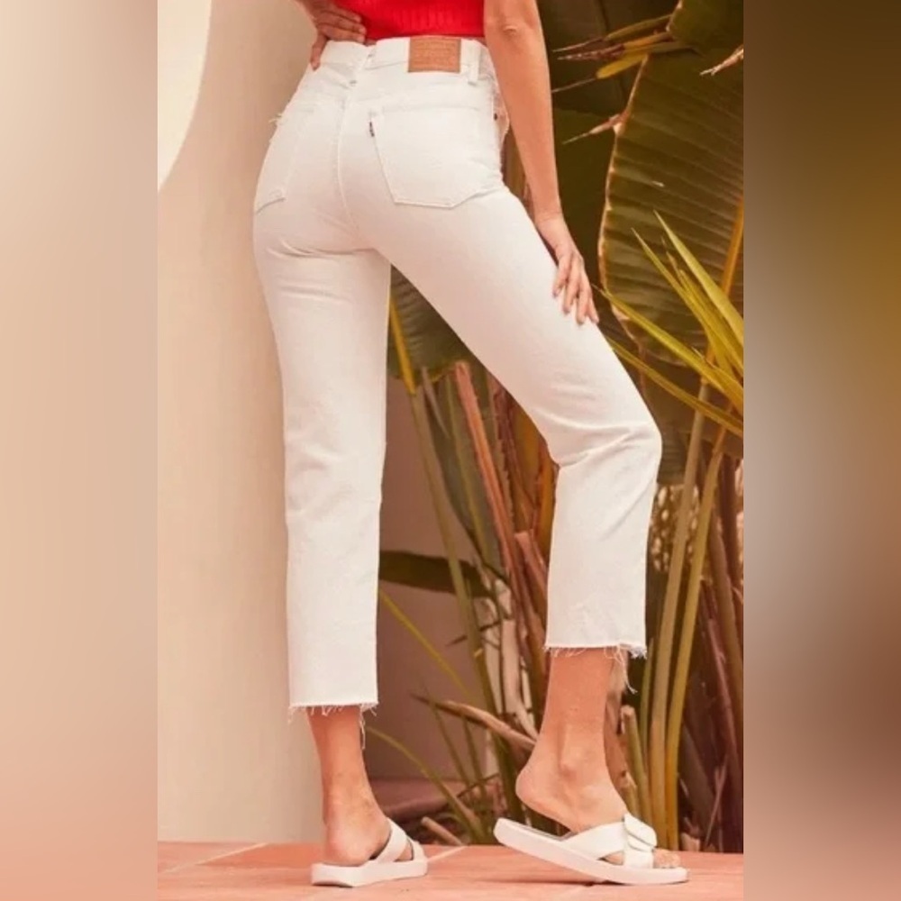 Levi’s Premium Wedgie Straight Jeans – White Distressed Raw Hem - Size 27 - Picture 7 of 11